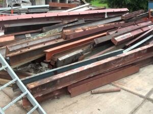 Oud Balk ijzer ophalen